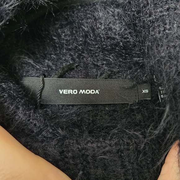 Vero Moda Fuzzy Turtleneck Sweater - Picture 7 of 8